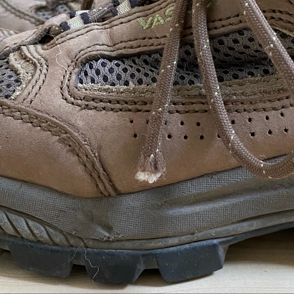 VASQUE • “Breeze Low GTX” Goretex Leather Hiking Boots - Size 7 - Picture 11 of 16